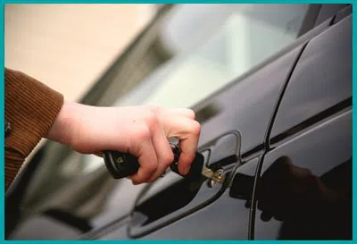 Top Locksmith Services St Petersburg, FL 727-264-5645 - 12-unlock-car
