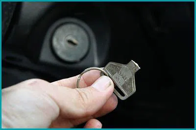 Top Locksmith Services St Petersburg, FL 727-264-5645 - 13-key-broke