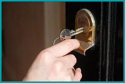 Top Locksmith Services St Petersburg, FL 727-264-5645 - 7-door-unlock